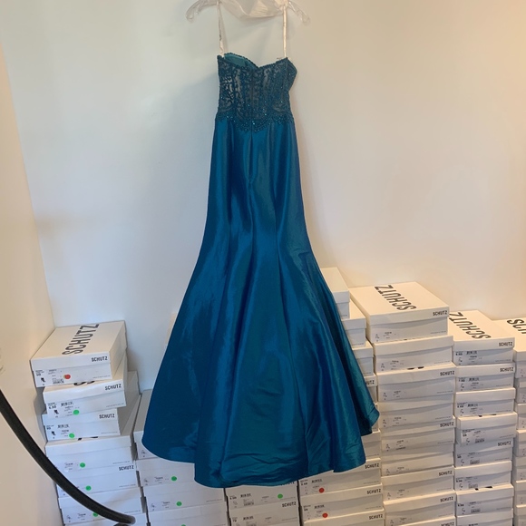 Ellie Wilde Prom - Picture 3 of 3